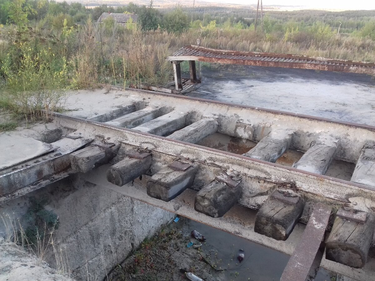 Старая железная дорога на пути к карьеру