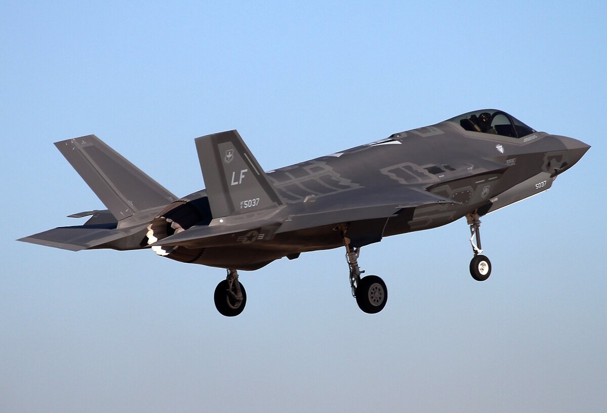 F35 самолет фото Истребители F-35 и система оружейной торговли США Иван Коновалов Дзен