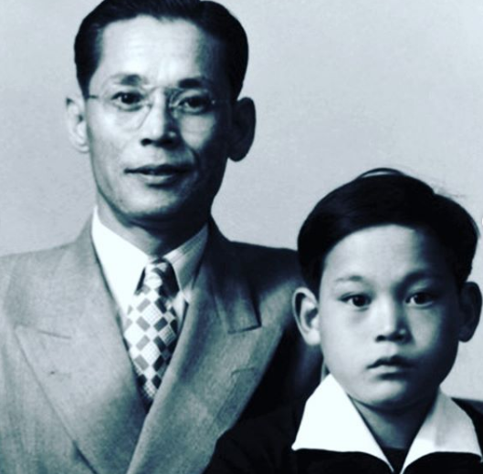 Ли Бен Чхоль создал компанию Samsung  в 1947 году