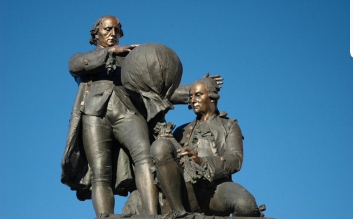 Памятник братьям Монгольфье 