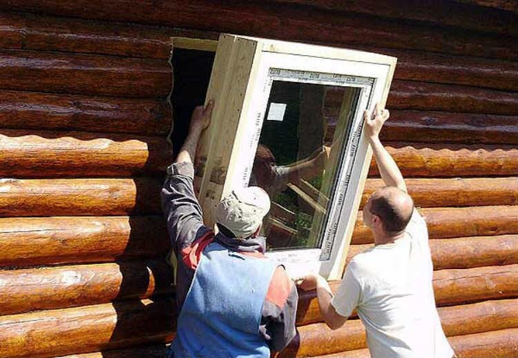 Особенности установки окон из дерева в деревянном доме