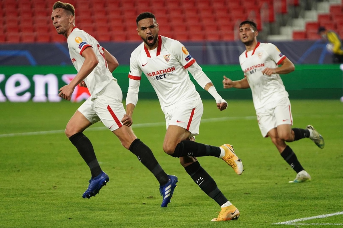 twitter.com/SevillaFC