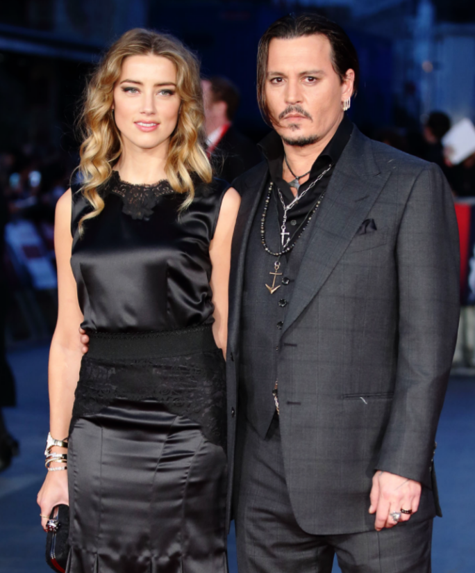 Такая красивая, и не скажешь, что к лотку не приучена...