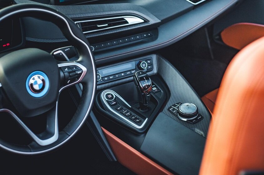 BMW i8 Roadster - самый необычный спорткар на каждый день
