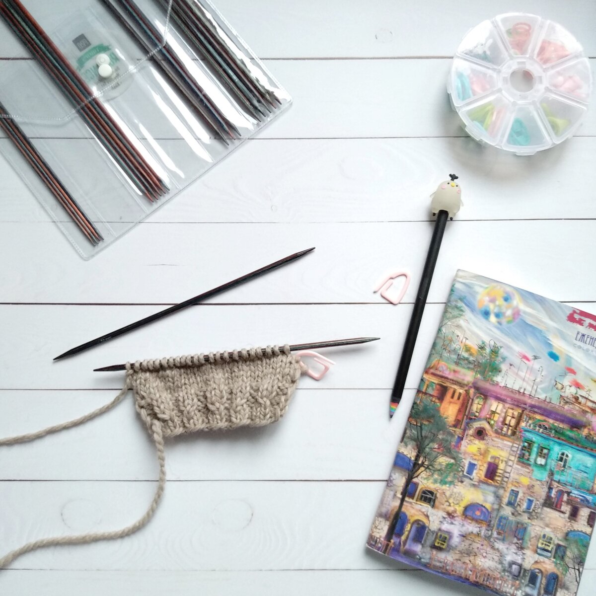 Первое отделение боковых петель на булавку. ЛИСТАЙТЕ ВПРАВО