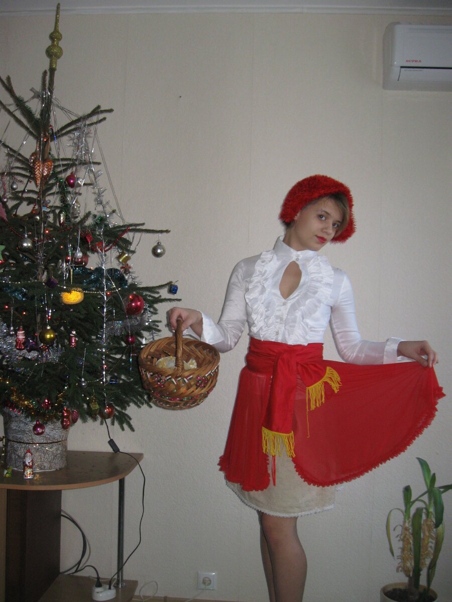 Красная Шапочка, возможно, фото есть в ВК или ОК