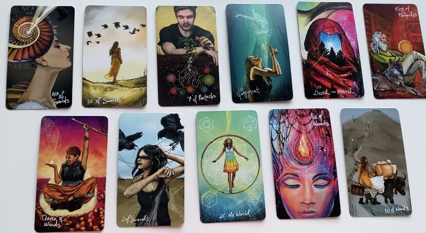 Расклад таро о его тайнах. Фото автора 