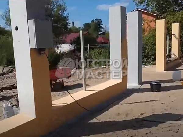 Бетонный еврозабор монолитный каркас