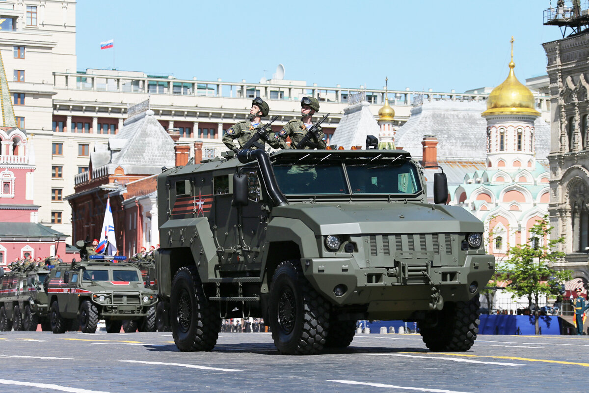 «Тайфун» К-53949 на параде в 2018 году - (Wikipedia.org)