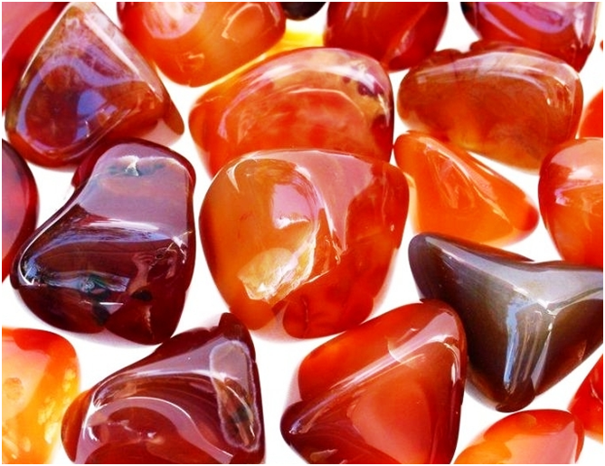 Камень сердолик. Источник: ok.tnn.com.ua