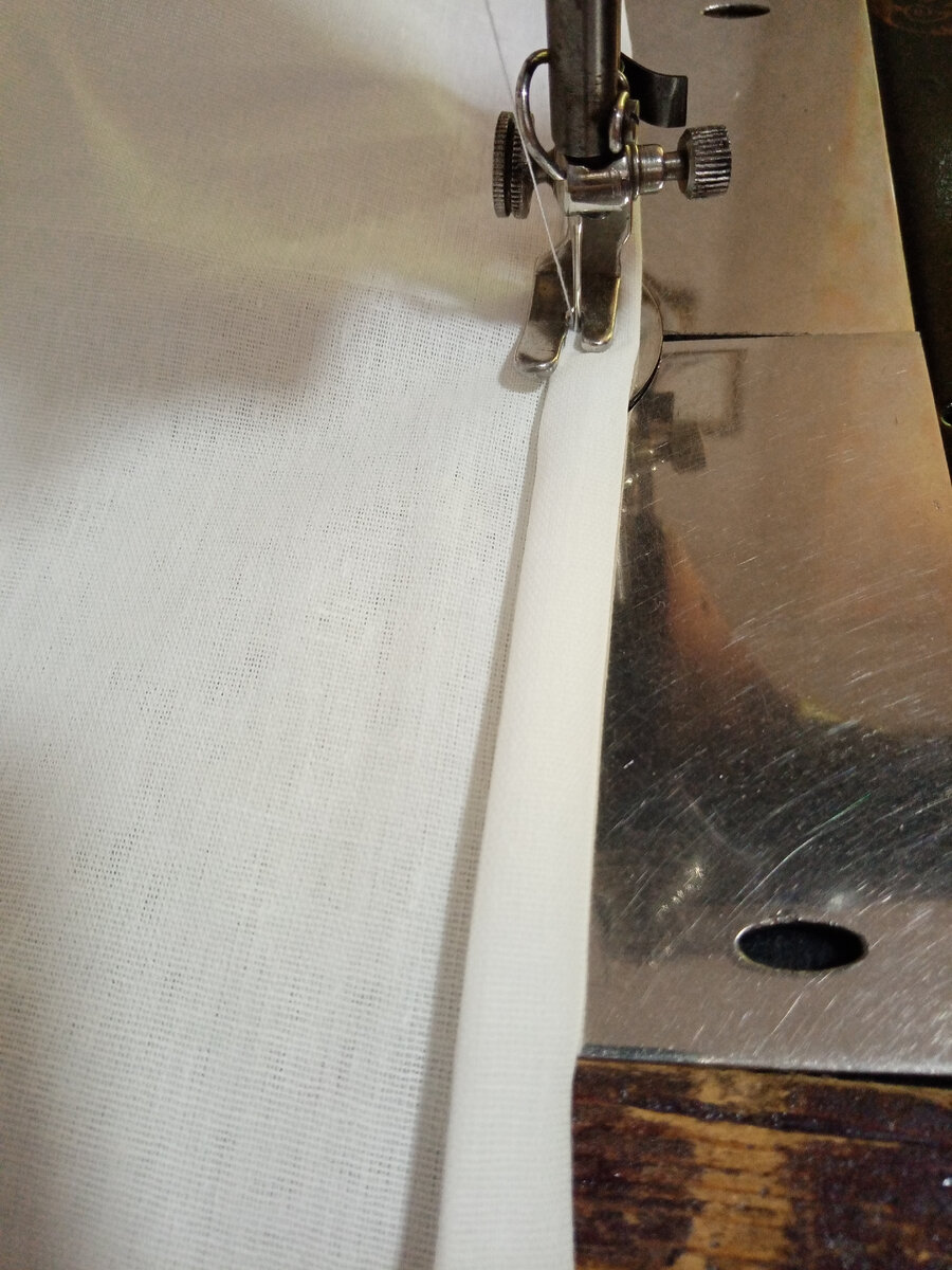 Шов по всей длине простыни