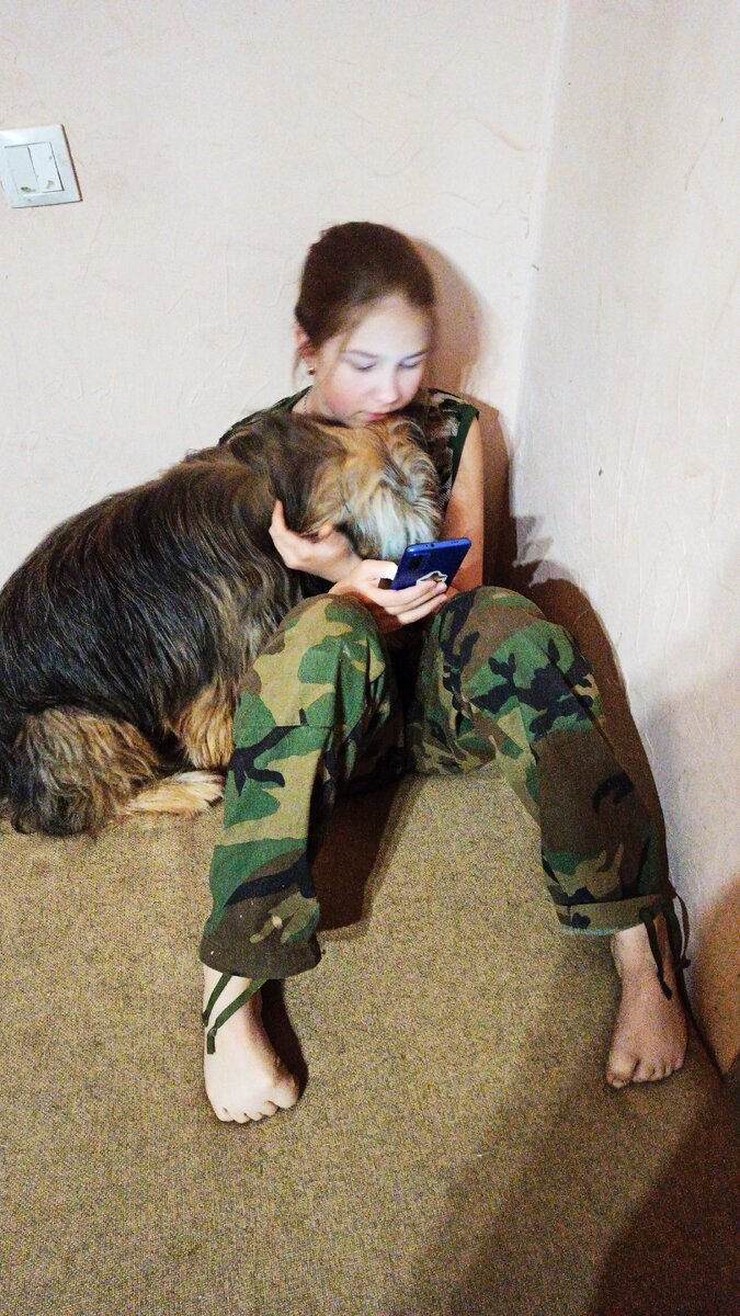 Учат с дочерью биологию