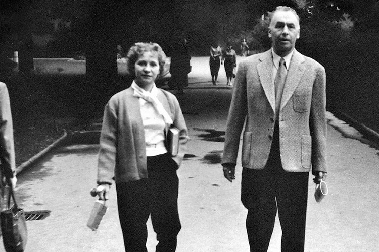 На отдыхе с супругой Ольгой Васильевной