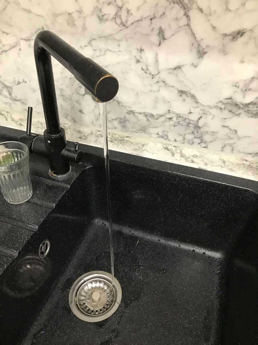 Вода в Новосибирске дешевле, чем в Ростове -на-Дону, на 25.94 рубля.