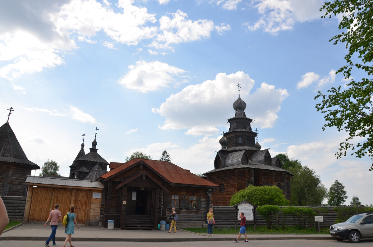 вот так смотрится вход в музей