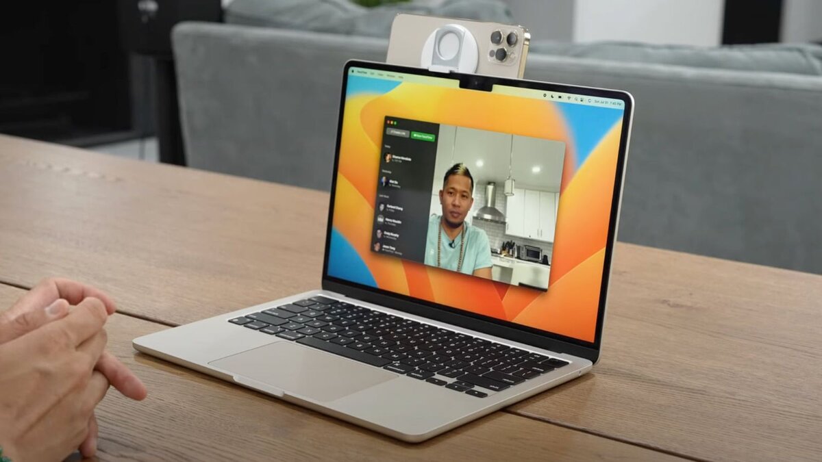 Ютуберы протестировали функцию Continuity Camera в macOS Ventura с  креплением от Belkin | Apple SPb Event | Дзен