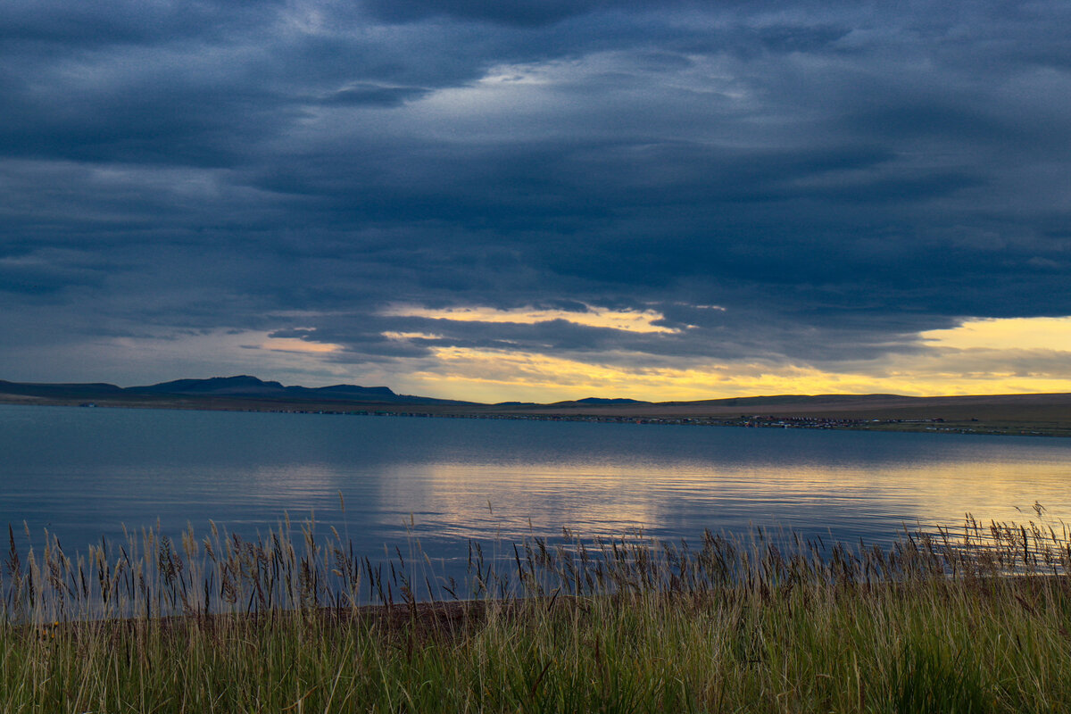 Интернет в озерах. Озеро беле. Природа Хакасии. Хакасский заповедник. Горка озеро белё.