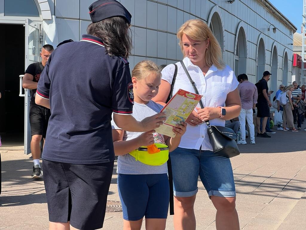 В Твери перед 1 сентября школьникам напомнили о правилах поведения на железной дороге