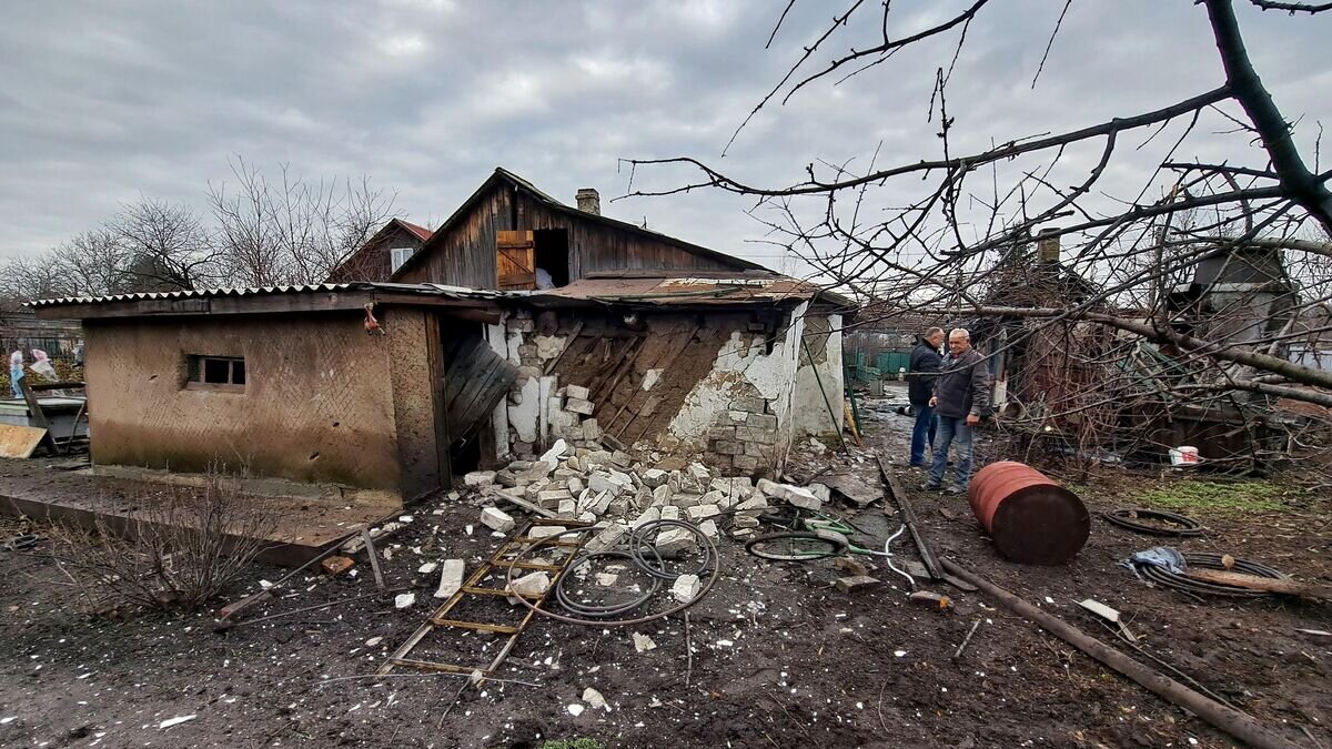   Жилой дом в Петровском районе Донецка, пострадавший от обстрела ВСУ© РИА Новости / Сергей Батурин