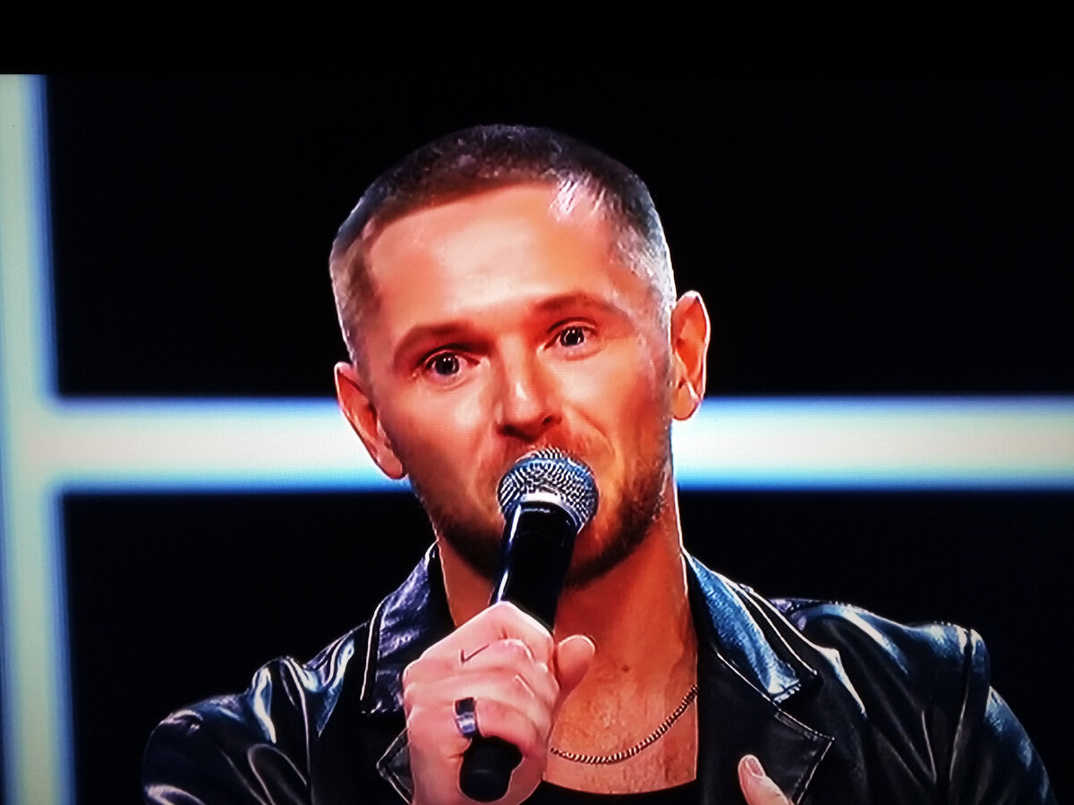 Певец ivan биография. Айван александр иванов. Певец иван жена. Александр викторович иванов. Певец ivan биография.