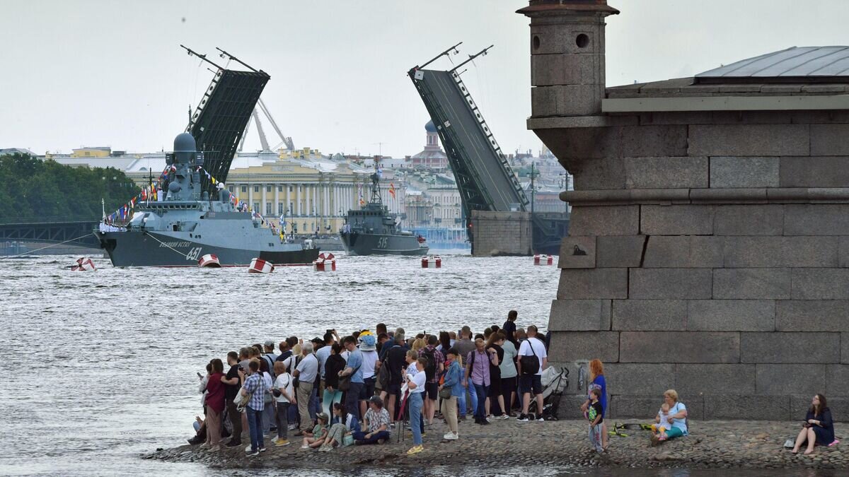    Репетиция парада ко Дню ВМФ в Санкт-Петербурге© РИА Новости / Александр Гальперин