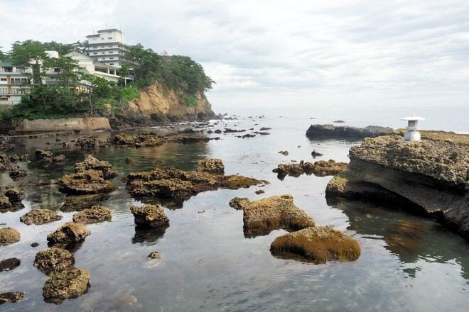  Своеобразные скалы можно найти в прибрежной зоне Идзура в Кита-Ибараки, префектура Ибараки. 