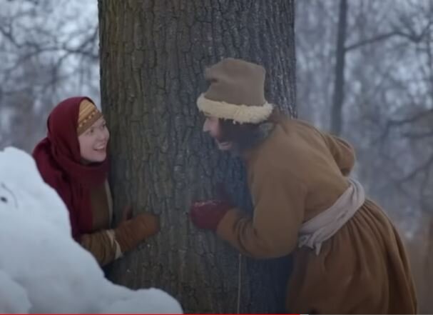 Легкая эротика, забавы , кулачные бои да калашные ряды - такова жизнь простого народа, если судить по этим сценкам.