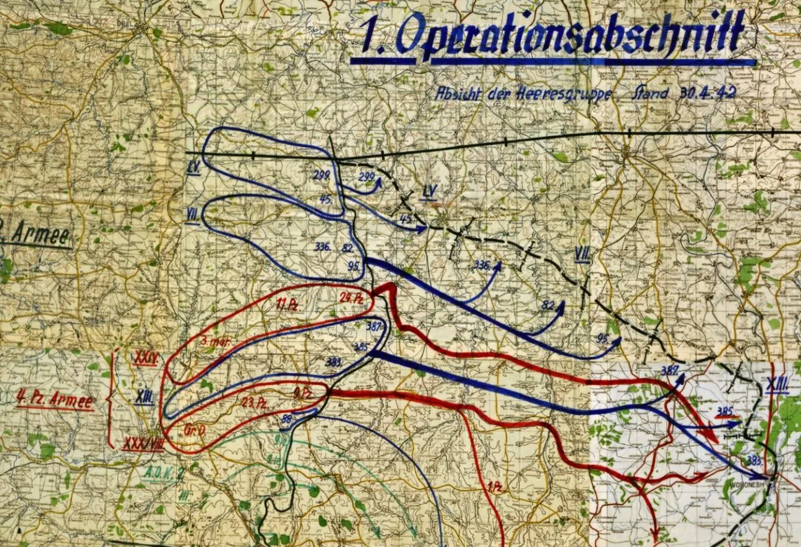 Битва за Сталинград - это самая затянутая битва во всей Второй Мировой войне. За 7 месяцев ожесточенных сражение обе стоны потеряли по миллиону солдат.-2