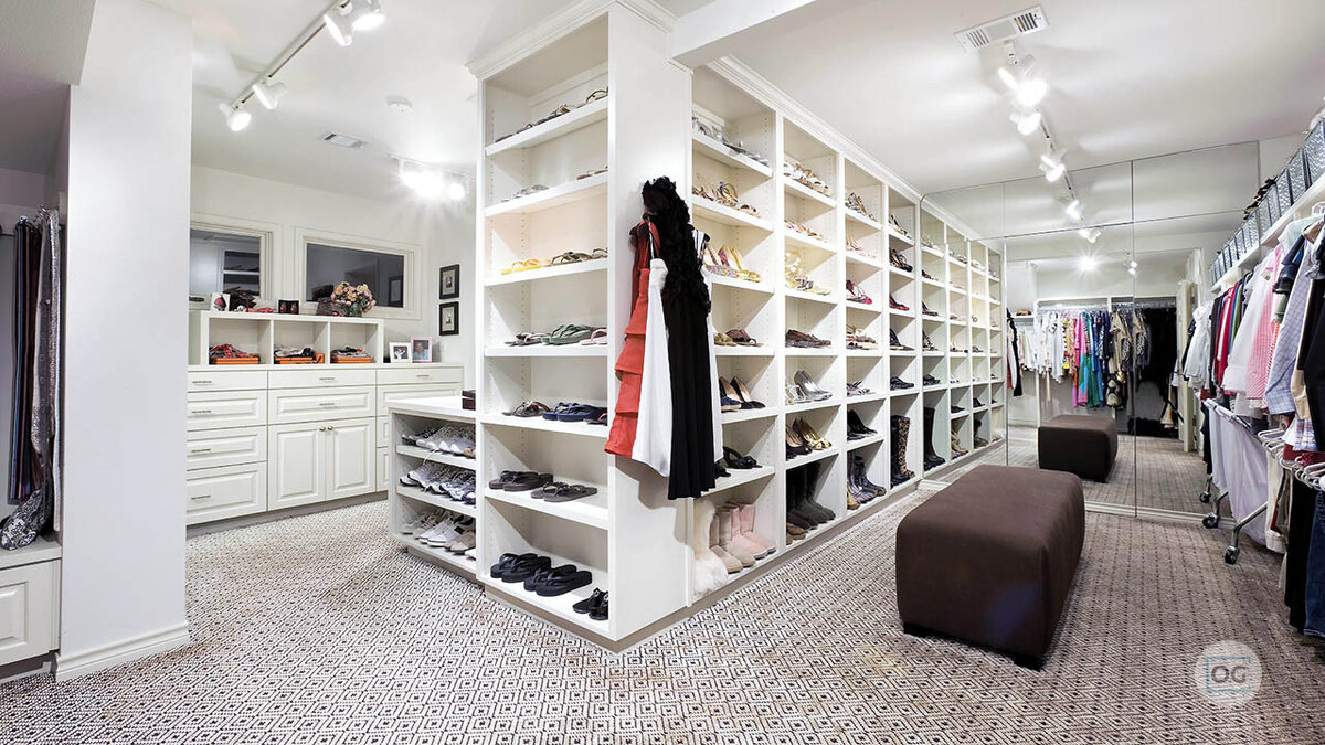 Большая гардеробная комната - удобно, правда? (фото: yandex.ru)