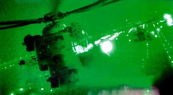 вой последний боевой вылет вертолёты Pave Low из 20-й экспедиционной эскадрильи спецопераций совершили в Ираке 27 сентября 2008 года. Ночной снимок сделан вскоре после их взлёта