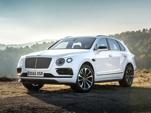 Bentley Bentayga 2016 года.