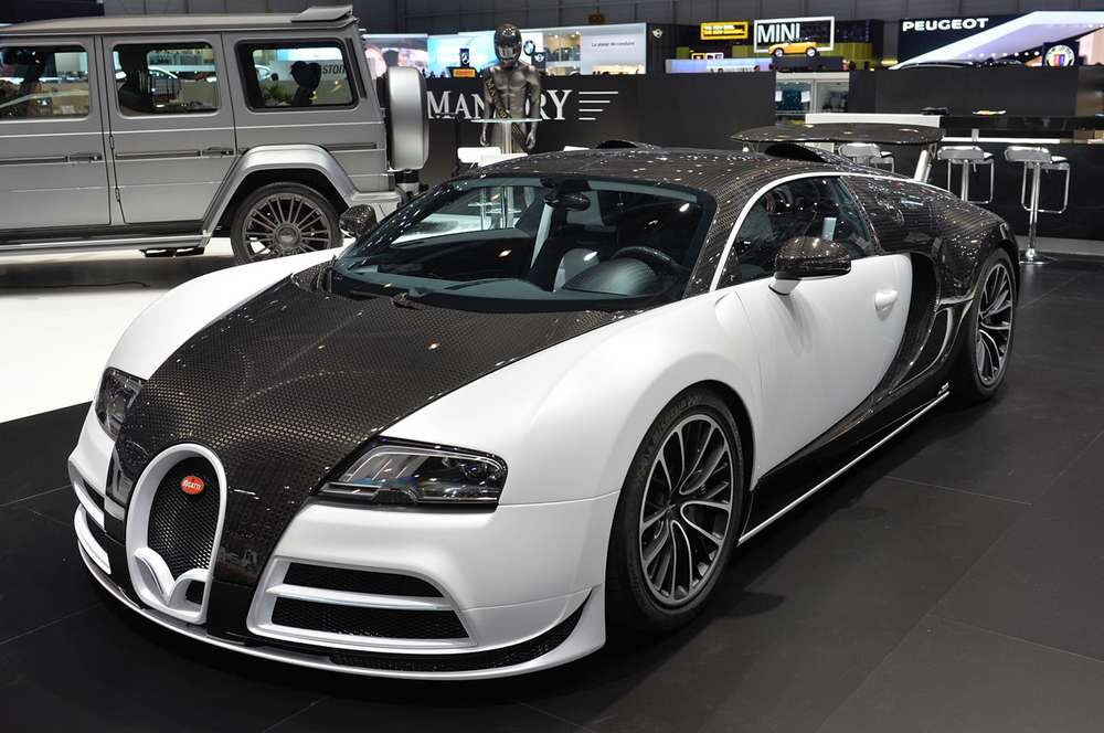 А это, видимо, его вариант на «выходной день» – Bugatti Veyron Mansory