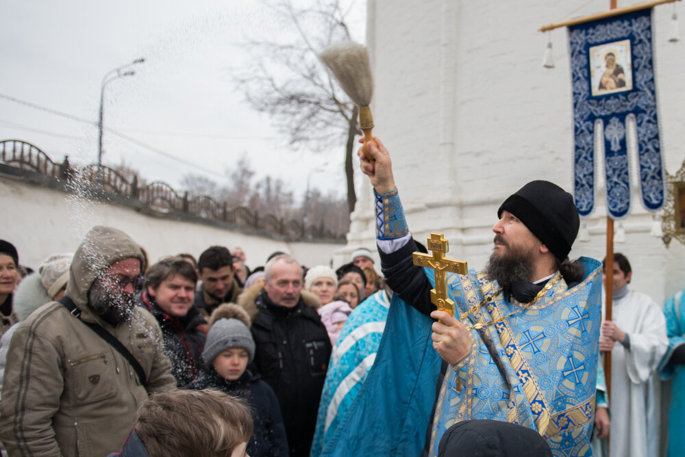 Крестный ход на Пятницком подворье Троице-Сергиевой Лавры