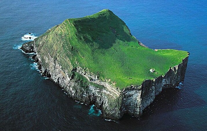 Исландский необитаемы остров Эдлидаэй