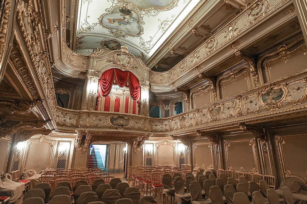 Театр дом спб сайт. Юсуповский дворец в Санкт-Петербурге. Юсуповский дворец в Санкт-Петербур. Театр Юсуповского дворца Санкт-Петербург. Юсуповский дворец Петербург театр.