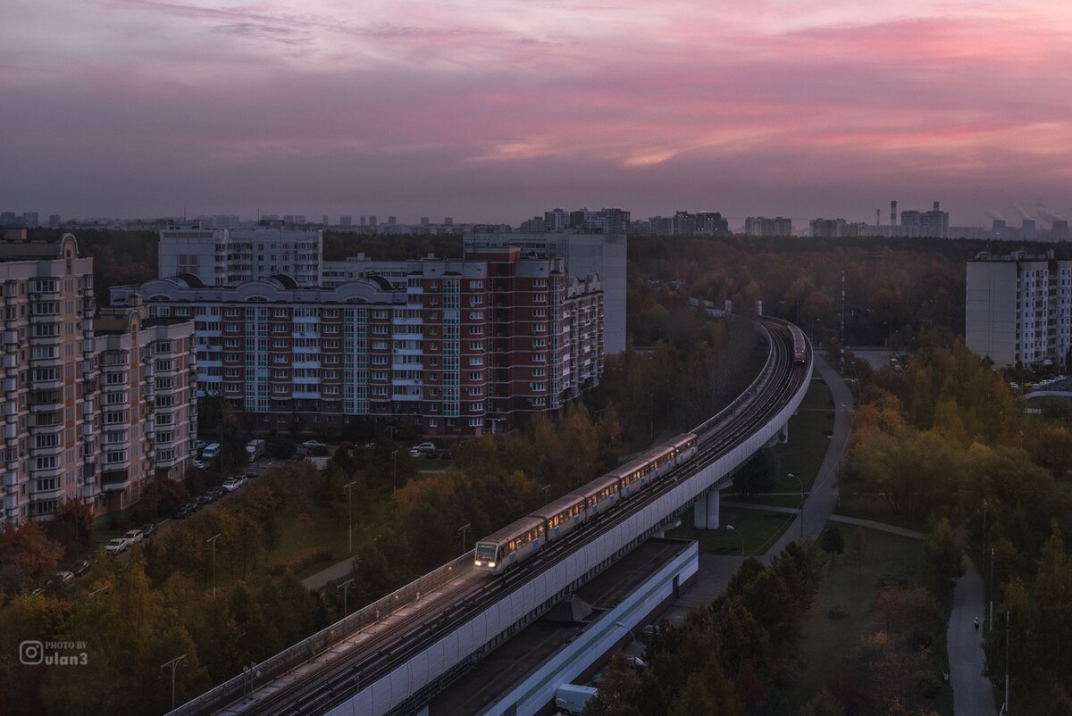 станция метро скобелевская