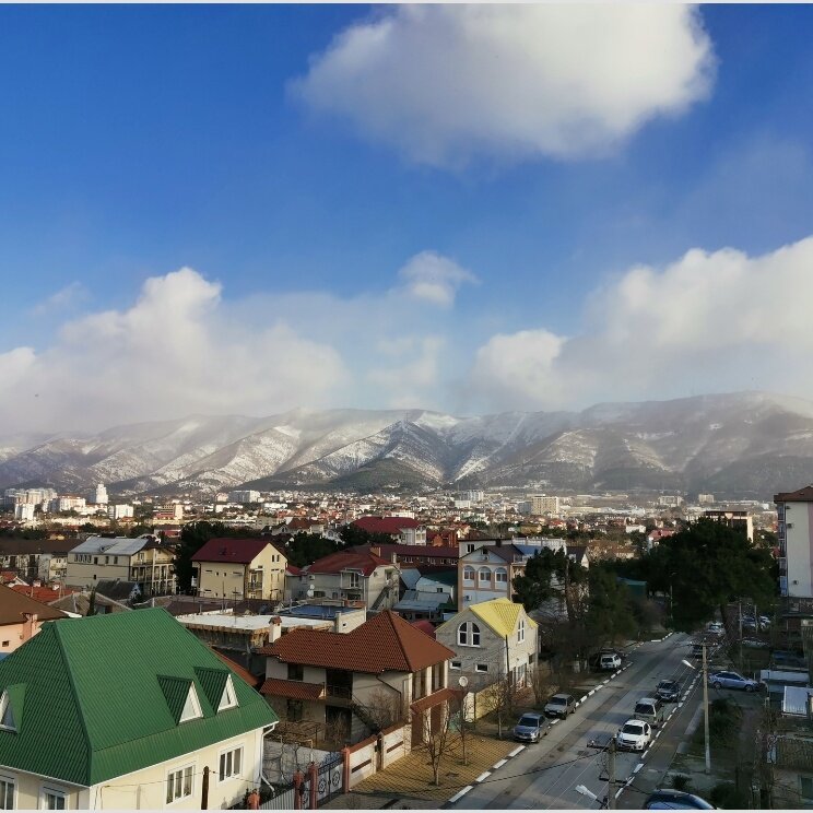 Снег на Мархотском хребте