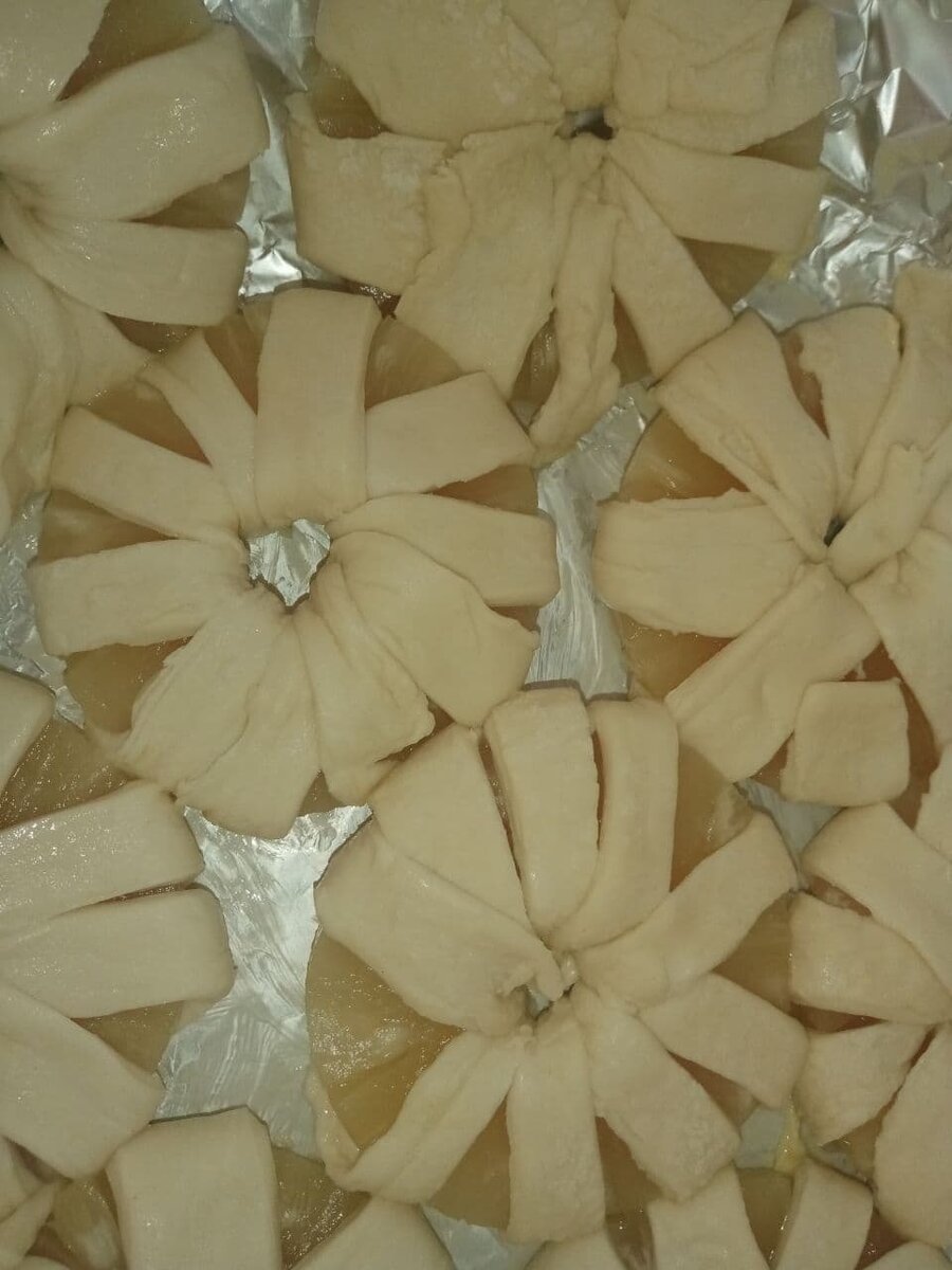 ....стало. Ребенок старался, лепил. 