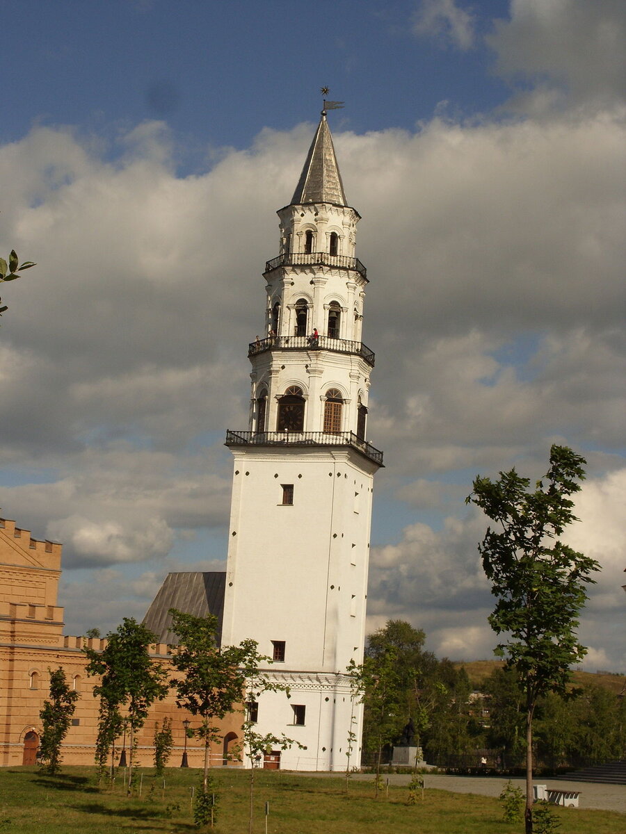 памятники башня