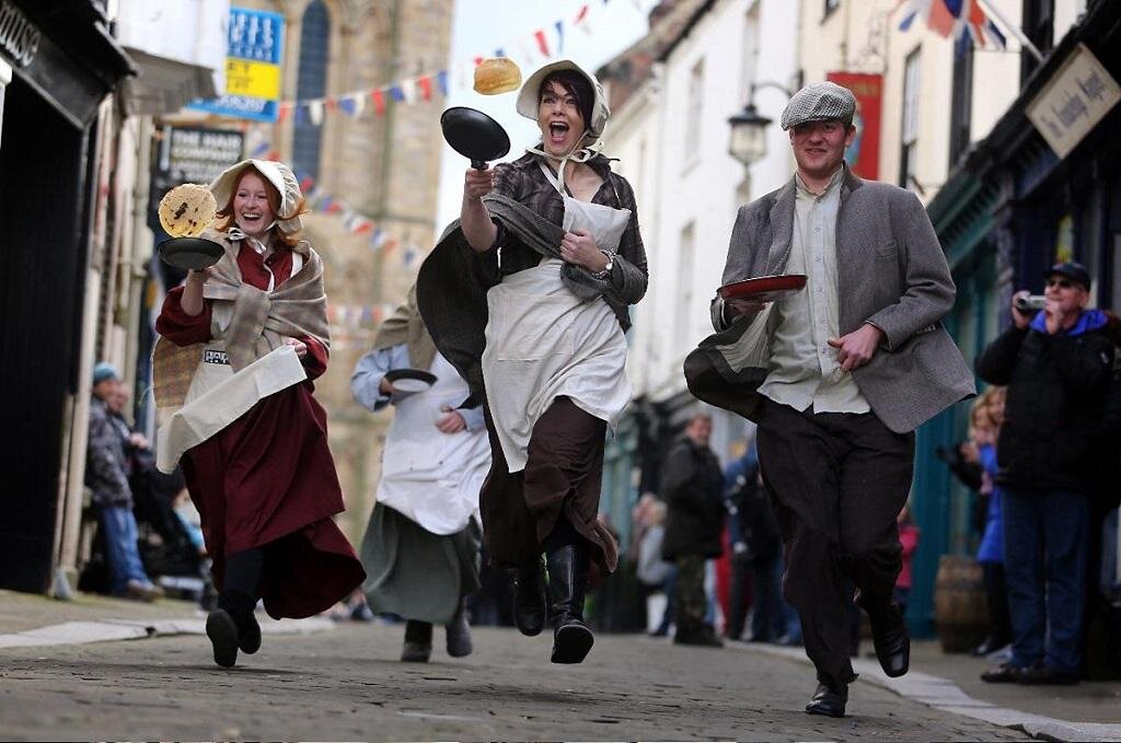 Shrove tuesday. Shrove Tuesday в Англии. Pancake Day в Англии. Pancake Day традиции в Англии. Pancake Day в Британии традиции.