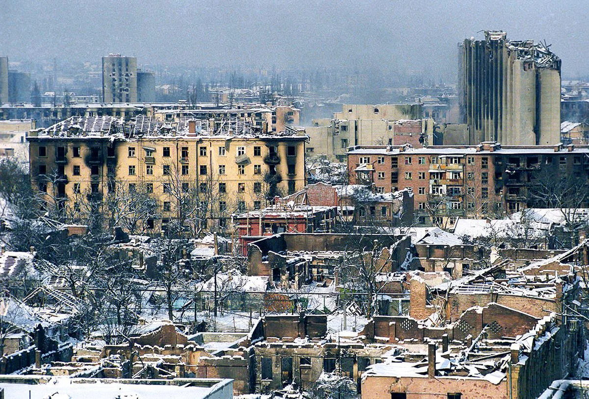 21 декабря 1996 г. Площадь минутка Грозный 1995. Разрушенный Грозный 1995. Площадь минутка Чечня 1995.
