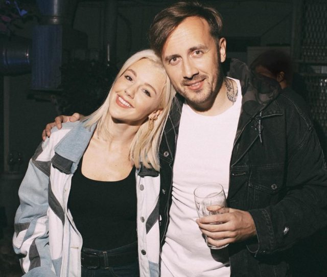 Сейчас Юлианна и Андрей вместе более 8 лет. В 2018 году Андрей сделал предложение Юлианне, но свадьбу пришлось отложить.