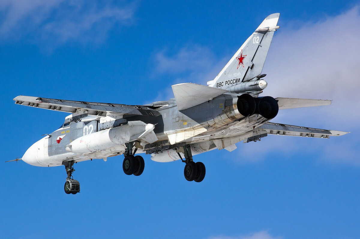 Су-24.