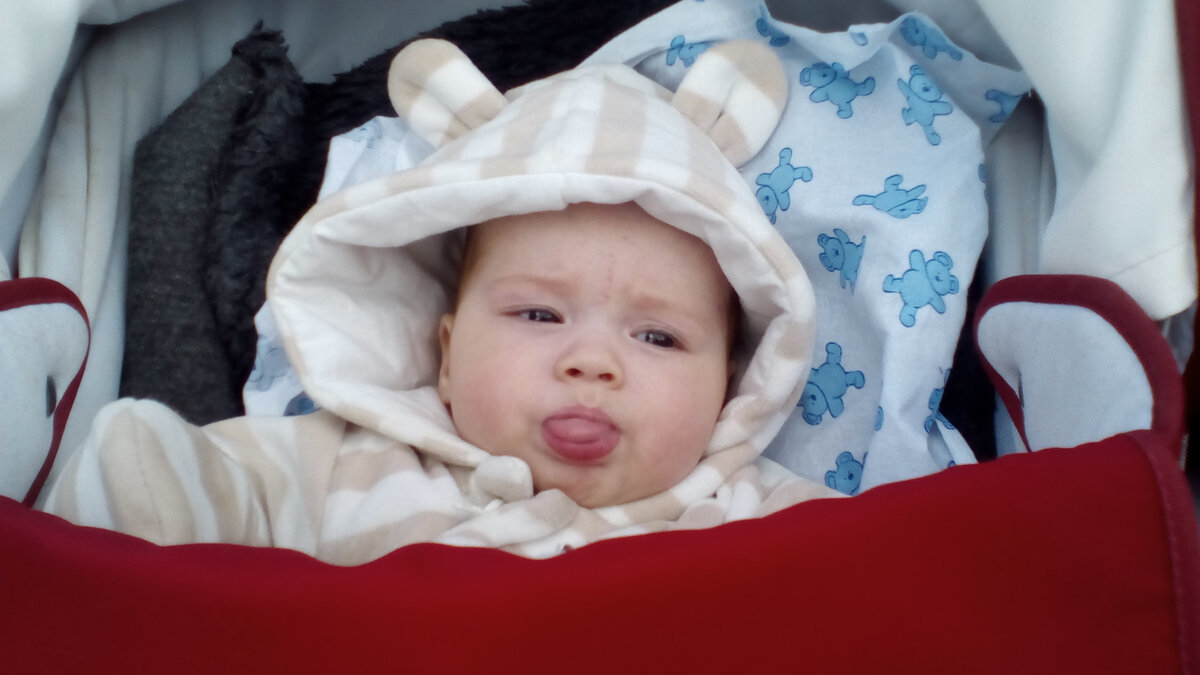 Зайка...Мишка... Какая разница, все равно ему много чего нужно! 