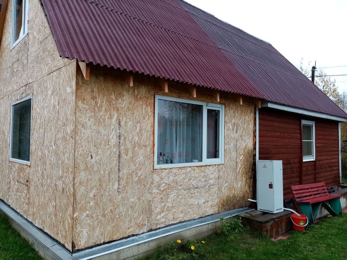 Часть ОСП, часть - имитация бревна. Листайте вправо