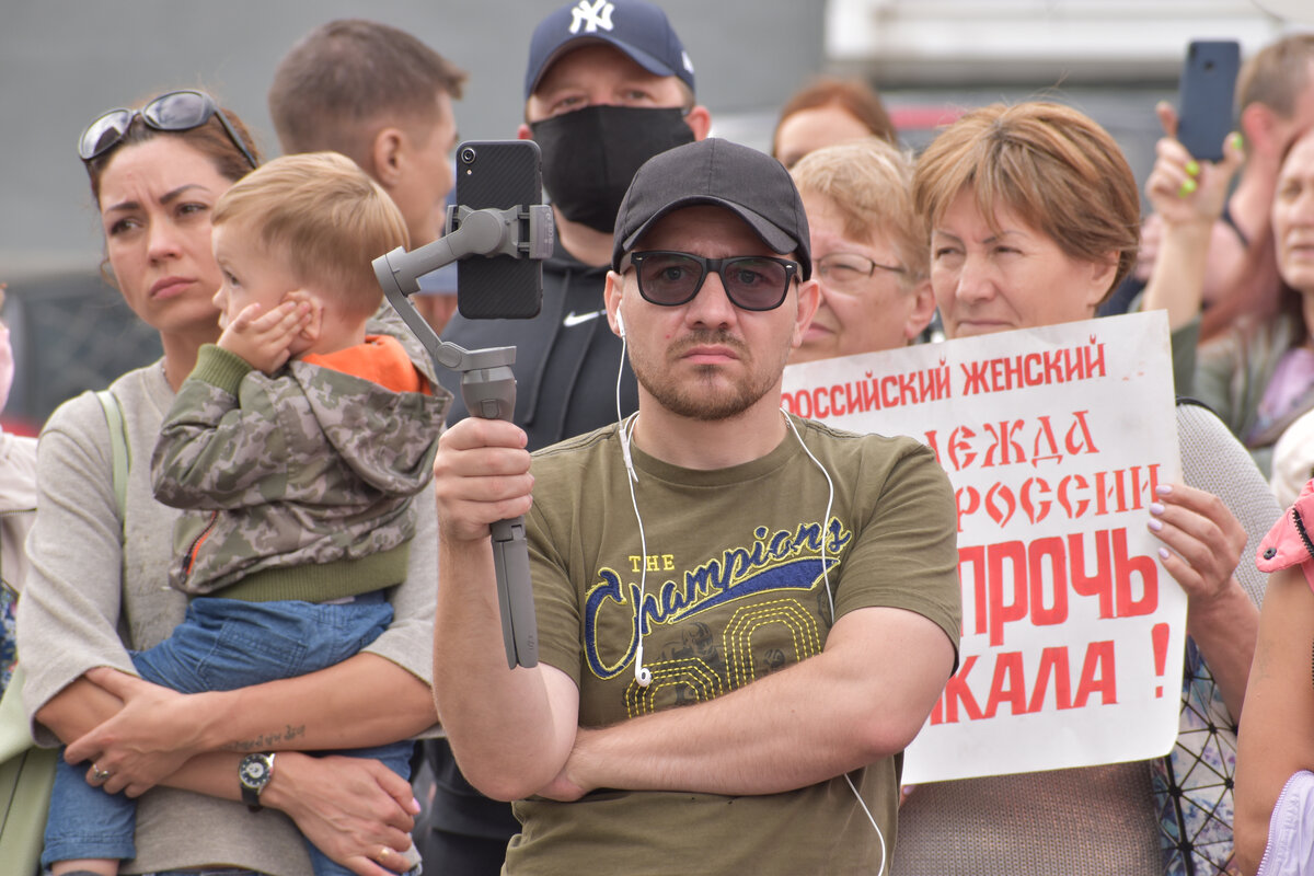 Учредитель ООО Сиб-Индастриал Дмитрий Фирсов на митинге в защиту Байкала от сплошных рубок леса в сентябре 2020 года