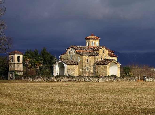 Лыхненский храм