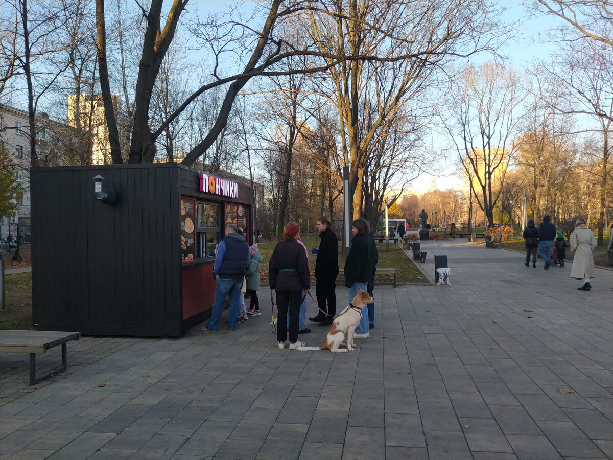 Уличные кафе и парки Москвы в локдаун — показываю, что и как работает на  примере Красногвардейских прудов | Патриций Третьего Рима — путешествия из  Москвы | Дзен