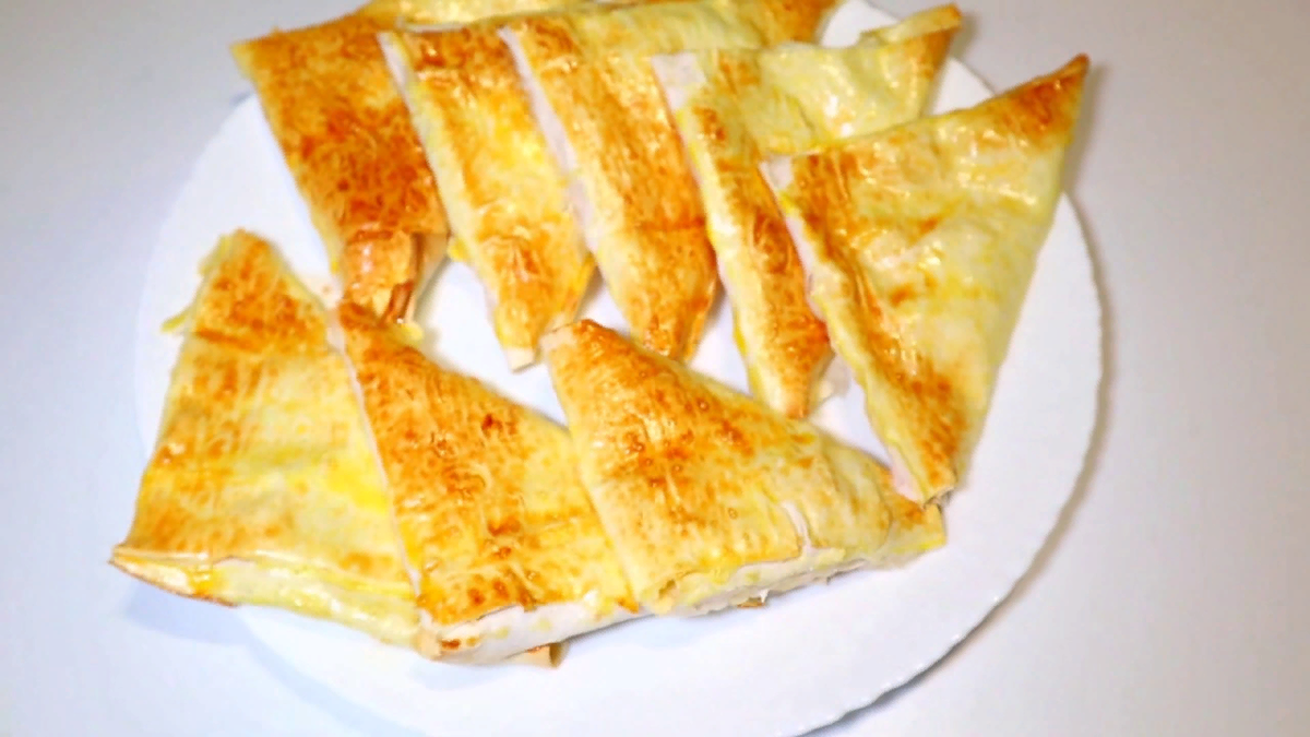 Пирожки из лаваша с яблоками и корицей.