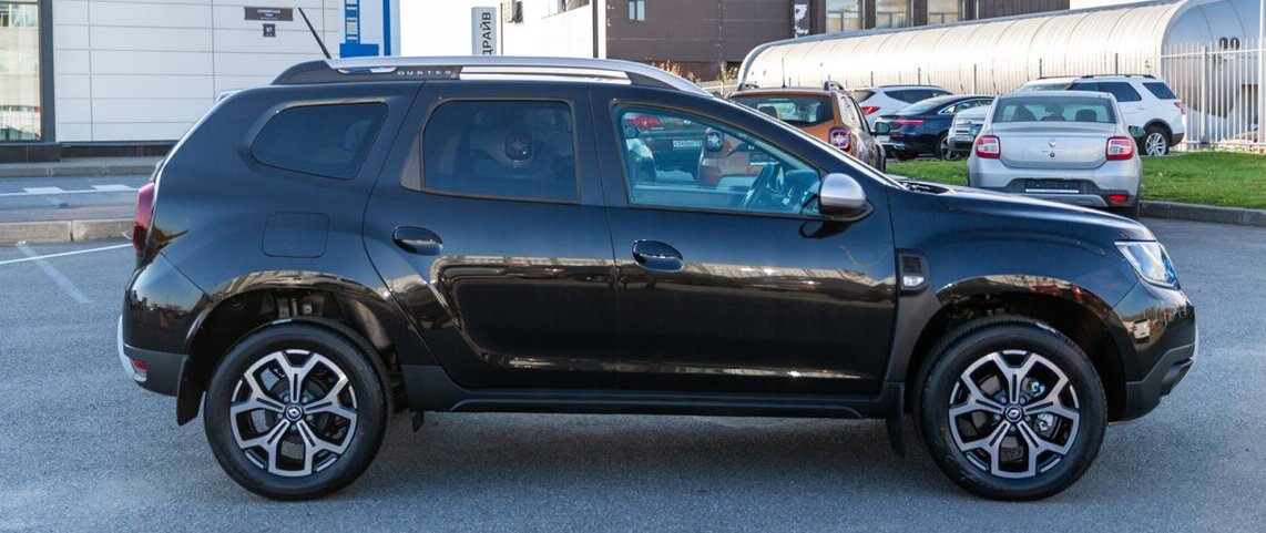 Renault Duster один из самых продаваемых кроссоверов на Российском рынке, на протяжении последних девяти лет, сразу после старта продаж в далеком 2012 году Duster полюбился Российским автомобилистам.-2